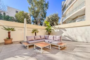 2P Apartment Just Steps from Antibes Beaches